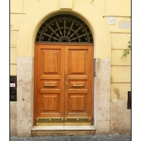 Apartament Domus Ines San Pietro *